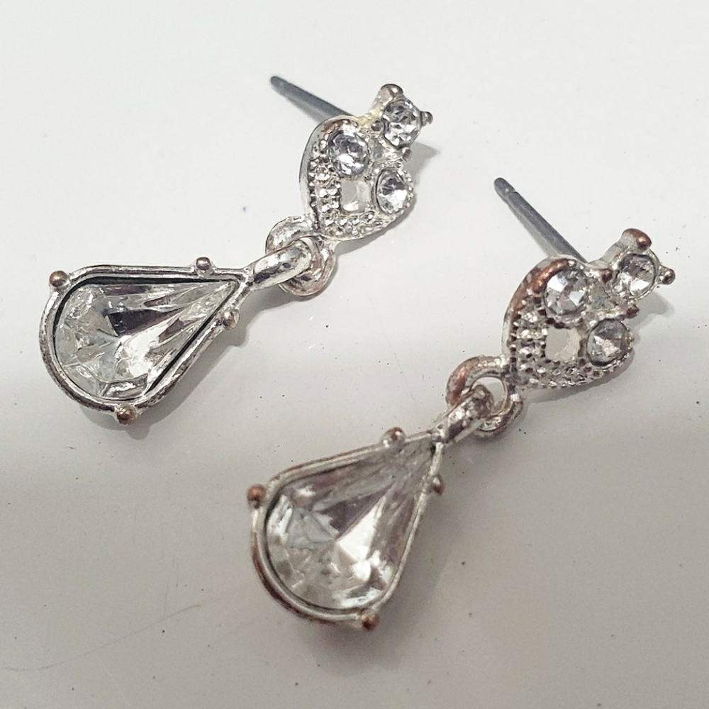 Silver Tone Crystal Bridal Drop Earrings. Crystal Tear Drop Earrings For Women🌴